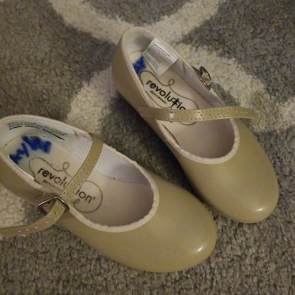 Nude tap shoes